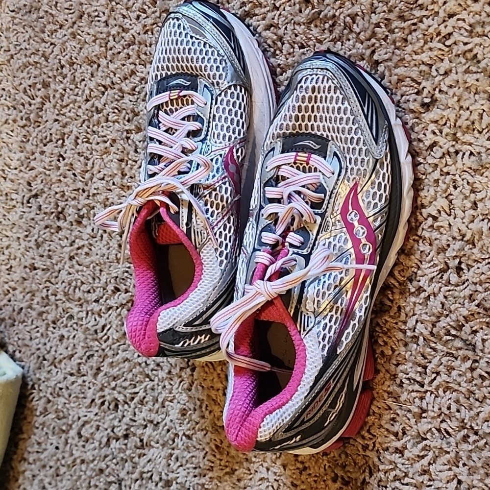 Saucony Ride 5 HydraMax Running size 6.5 gray and pink excellent condition